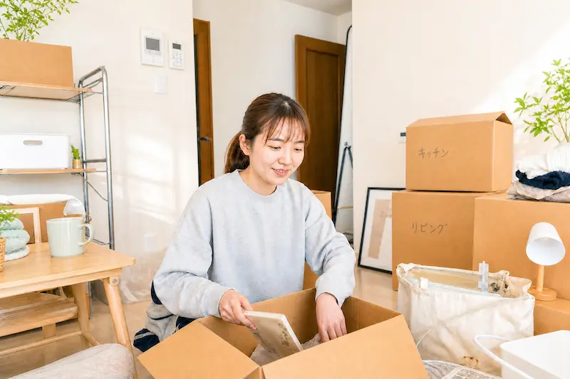 引っ越しの荷造りをする方